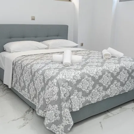 Niki Apartment's * كالاماتا